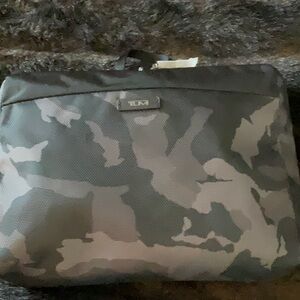 NWOT TUMI NYLON COLLAPSIBLE BACKPACK, great for travel, camo pattern black grey